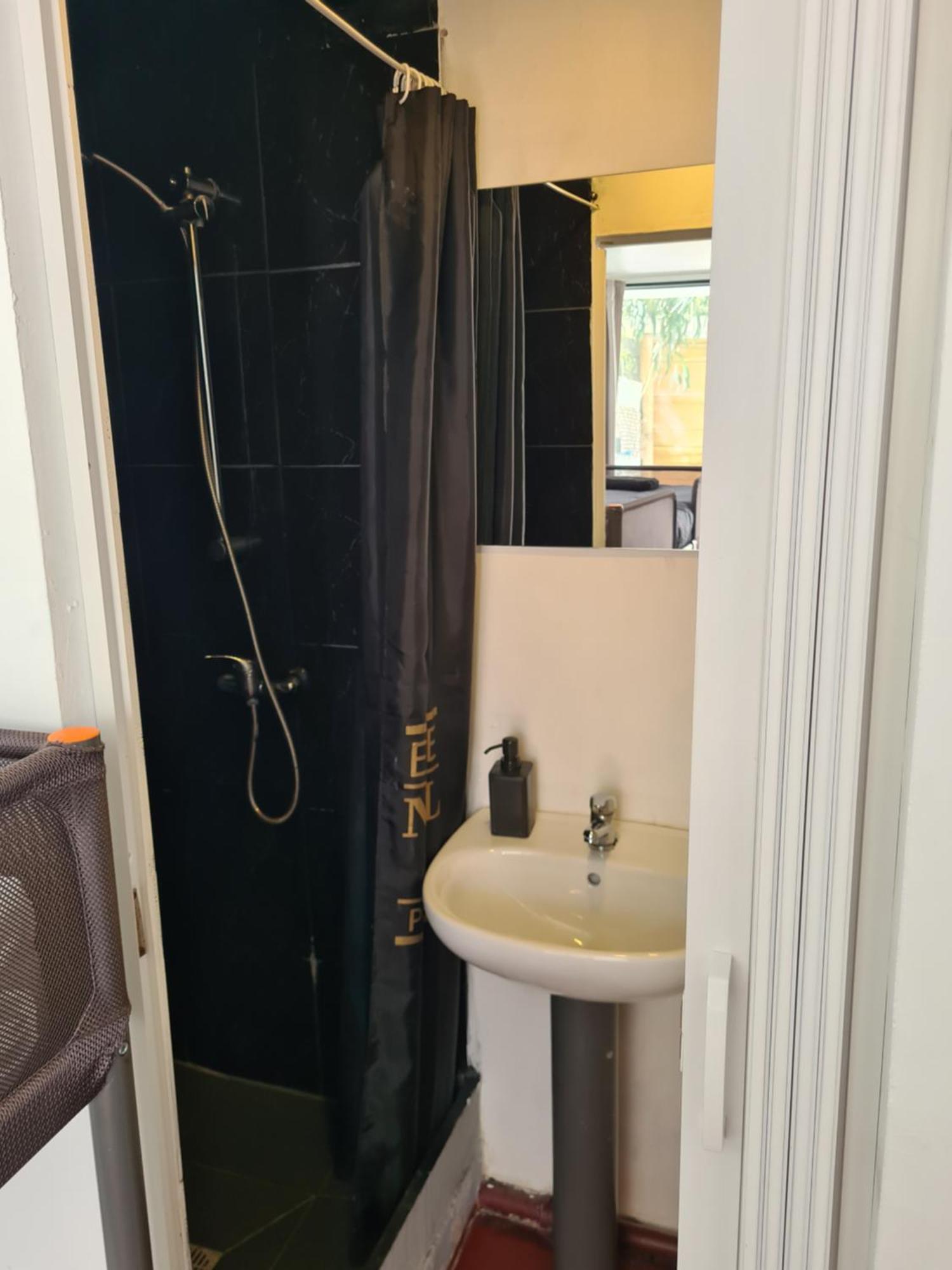 הוסטל ליסבון Casa Vale Ecotainer מראה חיצוני תמונה